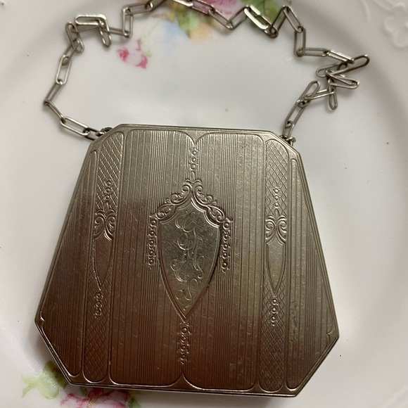 VTG Wristlet Dance Purse Compact - Picture 1 of 7